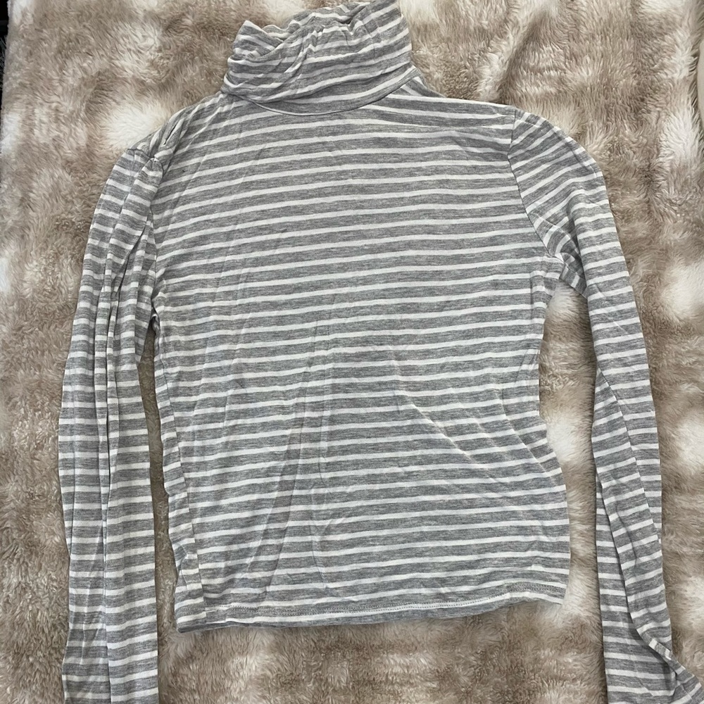 Forever 21 Light Turtle Neck